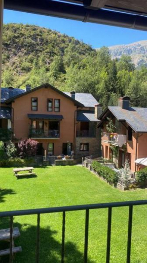 Fantástico piso con terraza en valle de Benasque